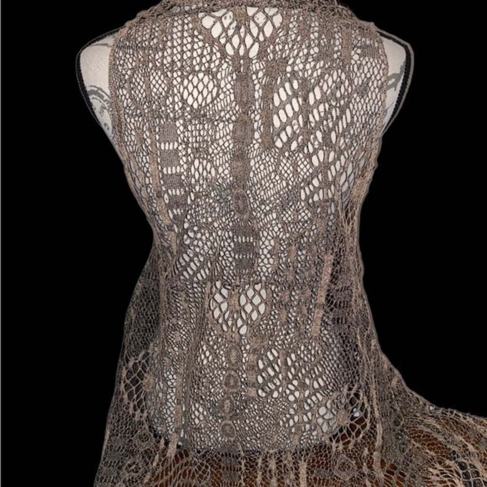 Lace vest. 3/$25 - Picture 3 of 6